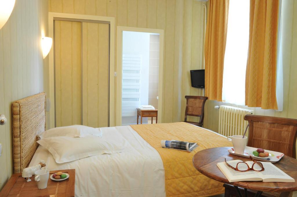 Logis Le Parc Hotel & Spa Château-Gontier Zimmer foto